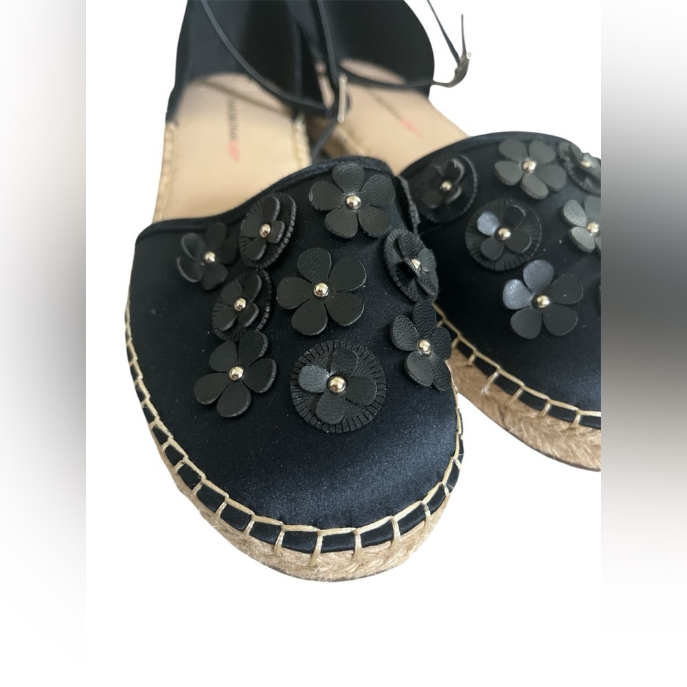Isaac Mizrahi Live Immittie Slip On Loafers Black Floral Detail Women’s Sz 9.5 - Picture 3 of 9